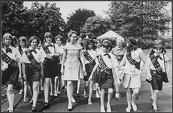Eisenhower with girls